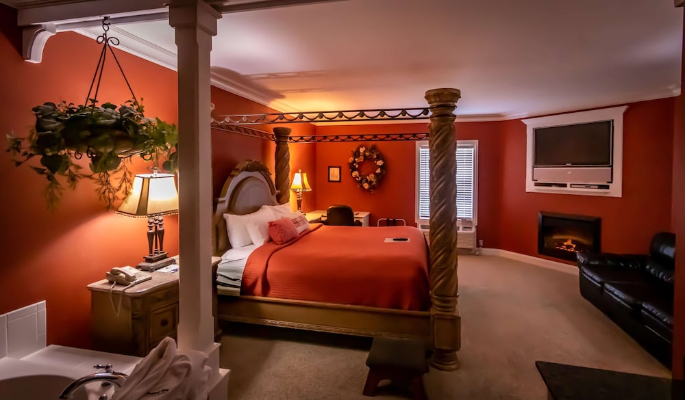 Luxury Room, 1 King Bed with Sofa bed, Jetted Tub, Vineyard View photo 2