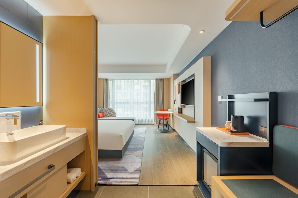 Standard Room, 1 King Bed, Accessible (Super King)