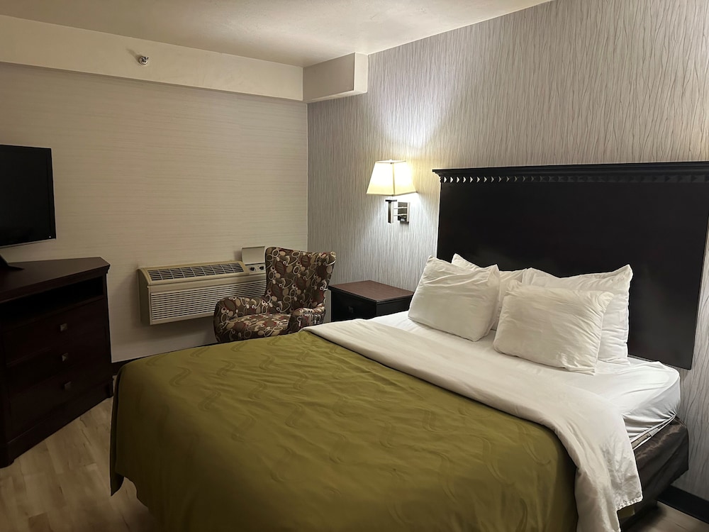 Suite, 2 Queen Beds, Non Smoking - Photo 7