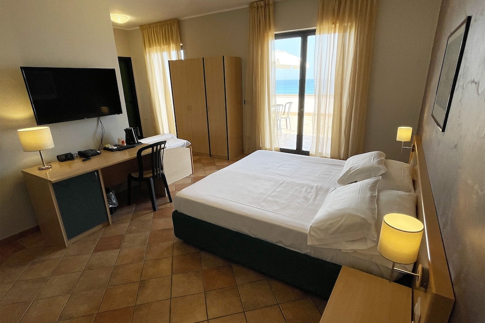 Superior Quadruple Room, Terrace, Sea View photo 1
