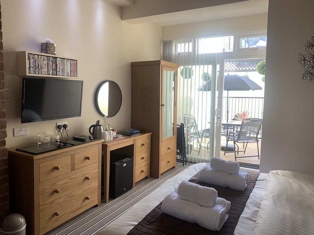 Superior Double or Twin Room, Patio, Ground Floor photo 2