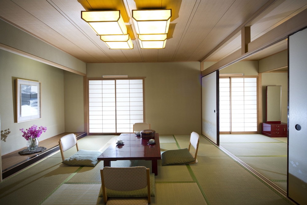 Premium Room, Multiple Beds, Smoking