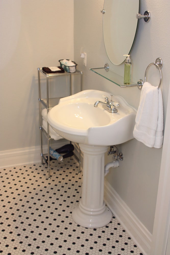 Onyx Springs Suite photo 2