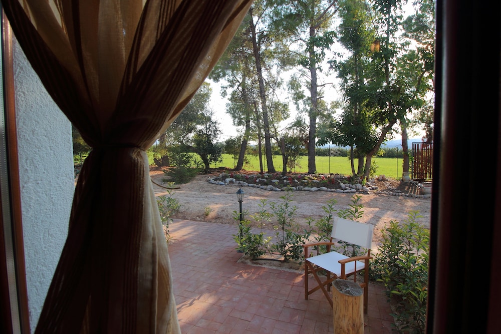 Superior Double or Twin Room, Garden View, Ground Floor photo 3