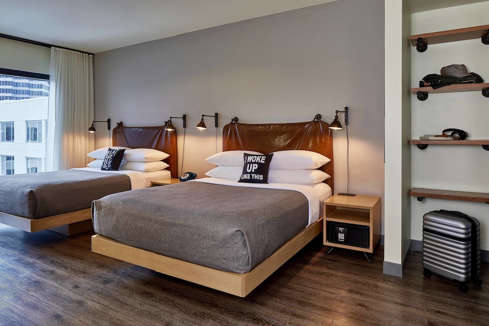 Room, 2 Queen Beds (Hearing Accessible) - Photo 3