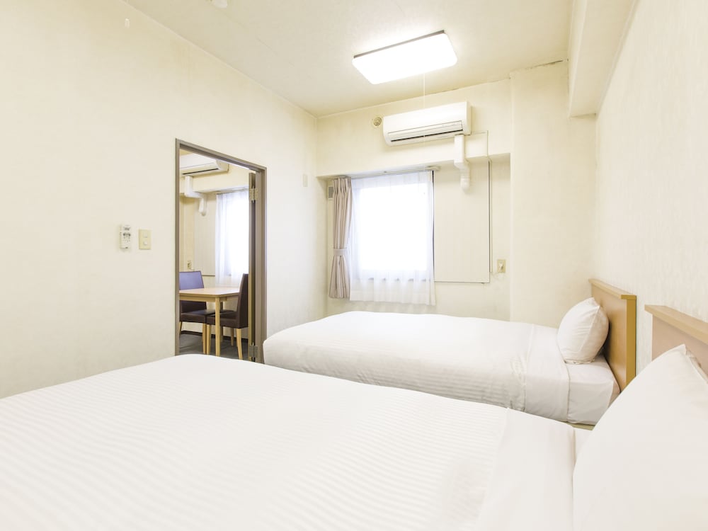 Standard Twin Room, Smoking With Kitchenette (Cleaning is Optional with Additional Cost) photo 3