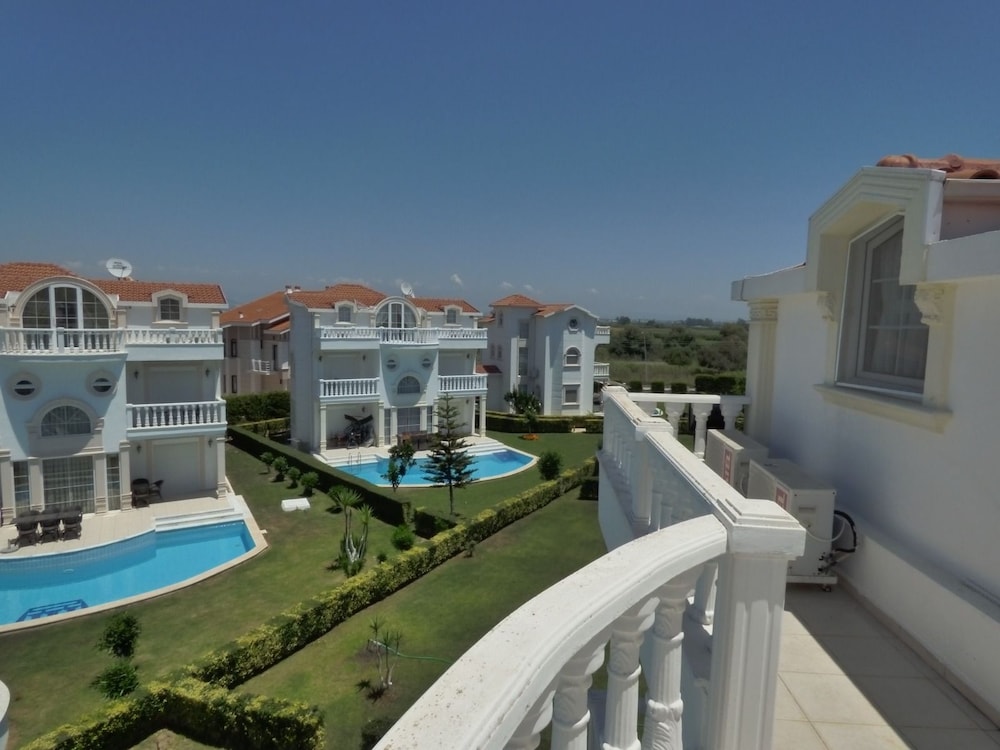 Villa, 4 Bedrooms, Pool View photo 2