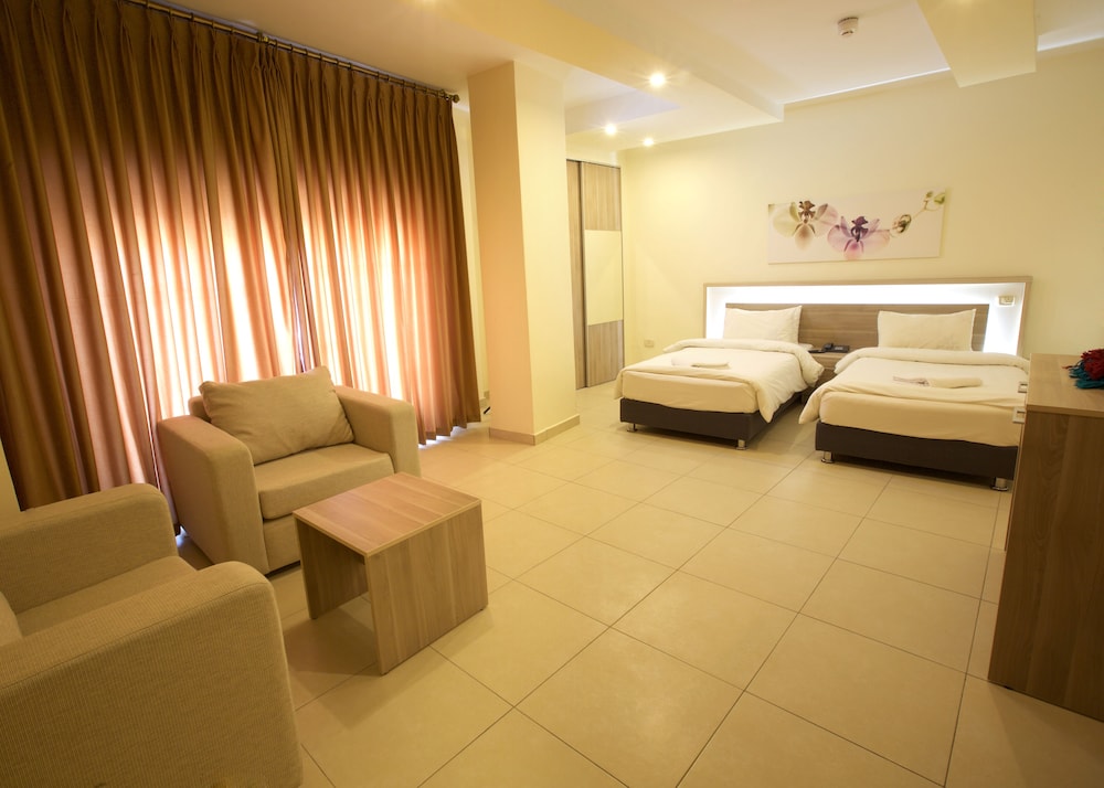 Luxury Apartment, 2 Bedrooms - Photo 5