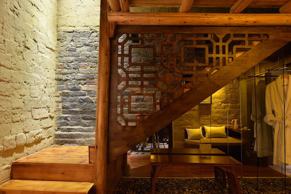 Luxury Mudbrick Room photo 3