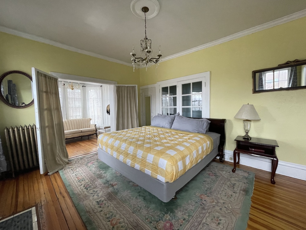 Louise Suite 22 - Photo 1