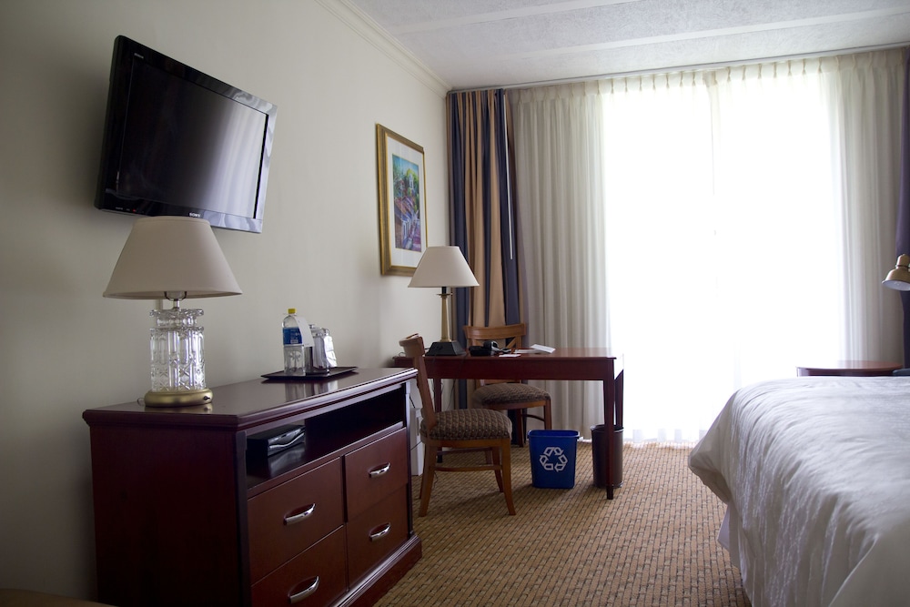Club Room, 1 King Bed - Photo 2