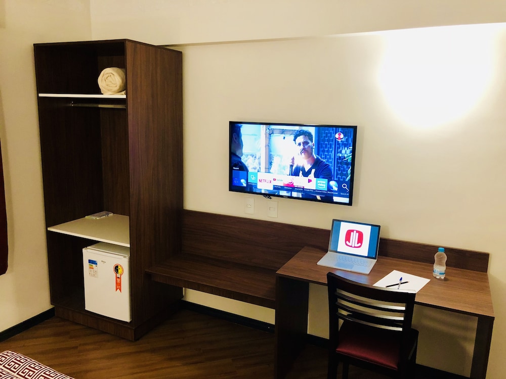 Deluxe Triple Room, Multiple Beds, Accessible, Non Smoking photo 2