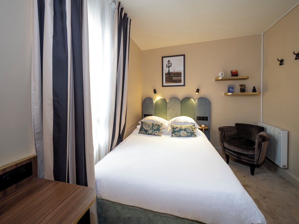 Tiny Double Room (9 sq meter) photo 2