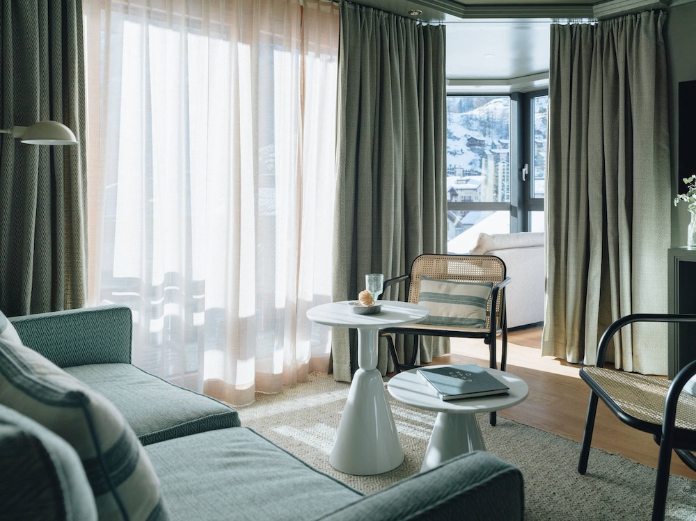 Panorama Suite with Matterhorn view - Photo 1