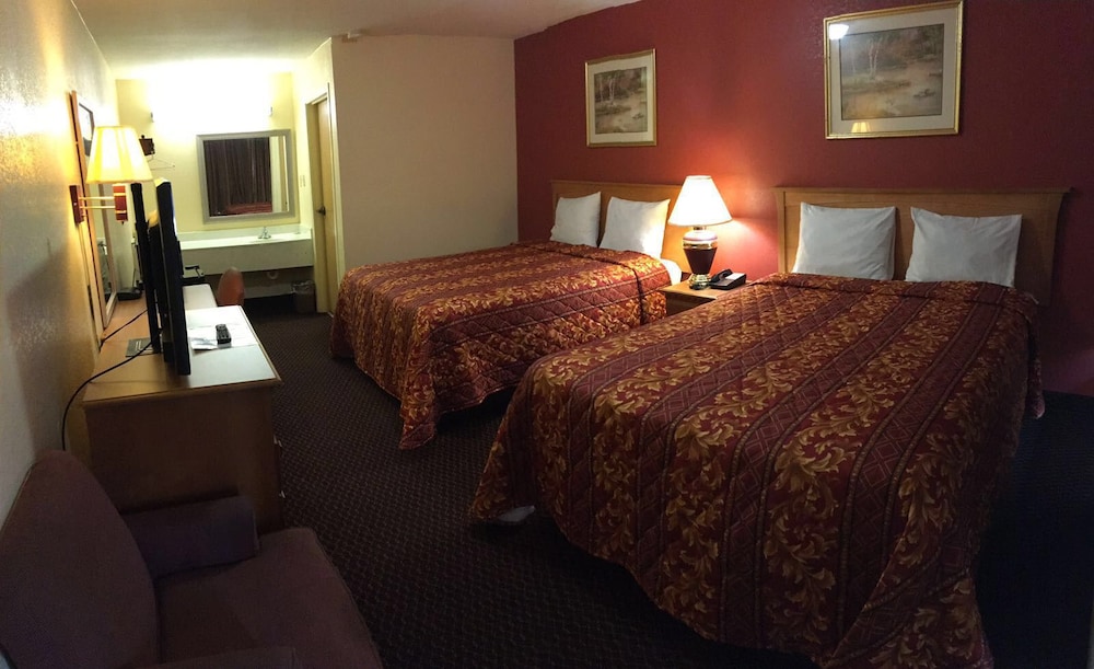 Basic Room, 2 Double Beds, Smoking photo 2