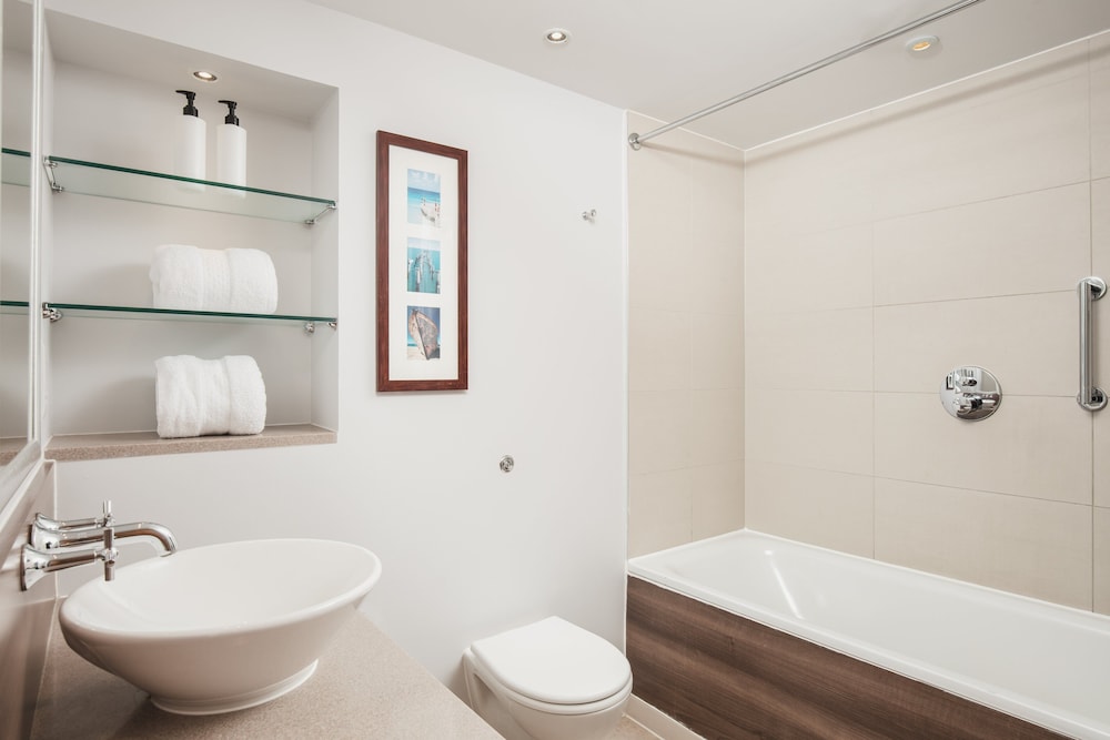 Suite, 1 Bedroom, Kitchen - Photo 4