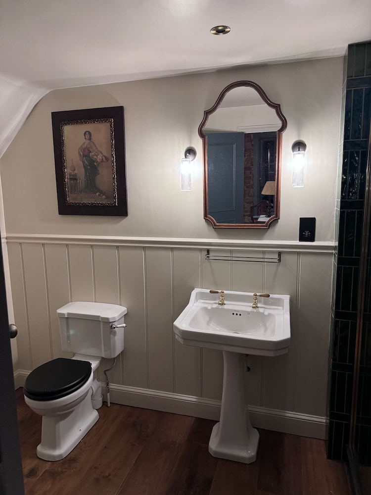 Premium Suite, Ensuite photo 2
