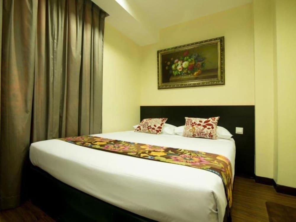 Superior Room, 1 Queen Bed photo 3