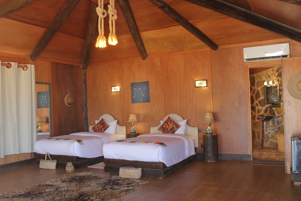 Luxury Bungalow, 2 Twin Beds, Ocean View, Oceanfront photo 1
