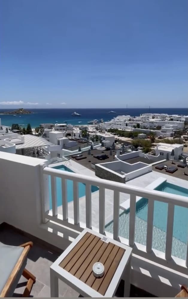 Deluxe Double or Twin Room, Sea View photo 3