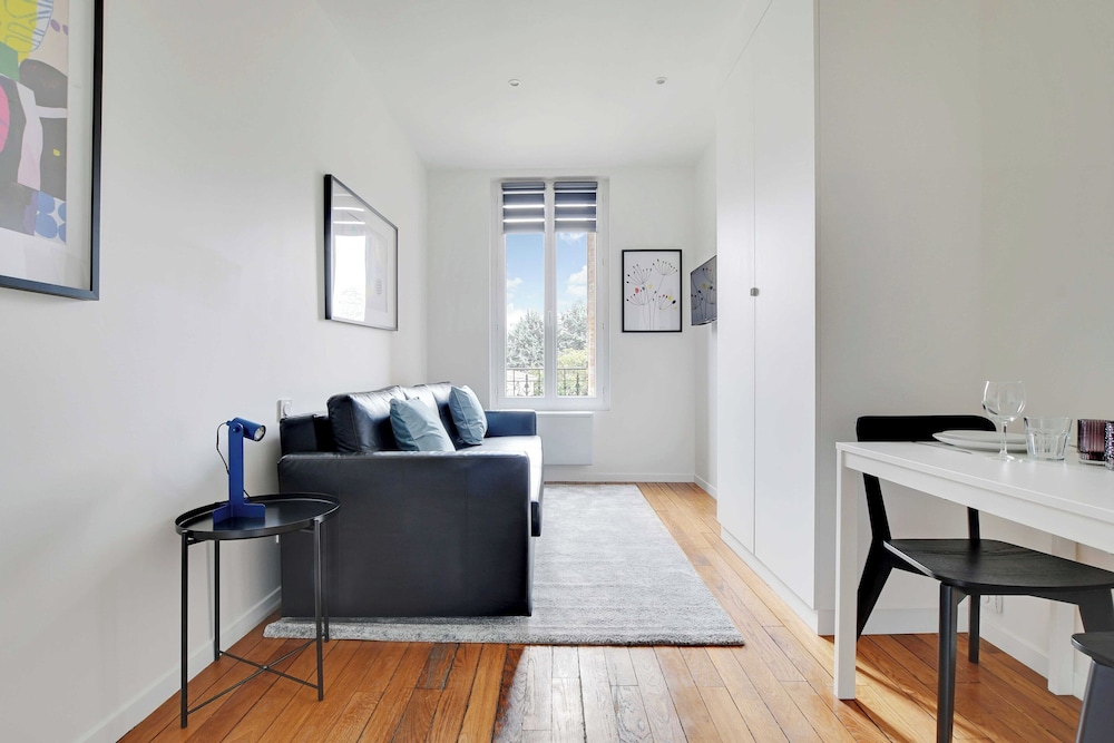 Apartment photo 1