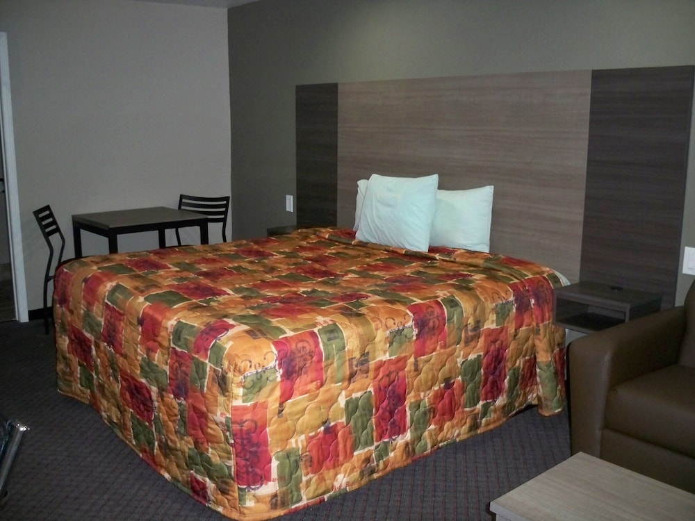 Standard Room, 1 King Bed - Photo 1