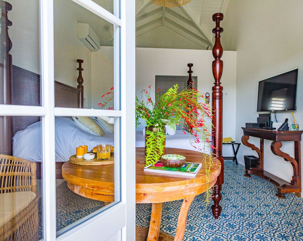 Deluxe Double Room - Photo 11