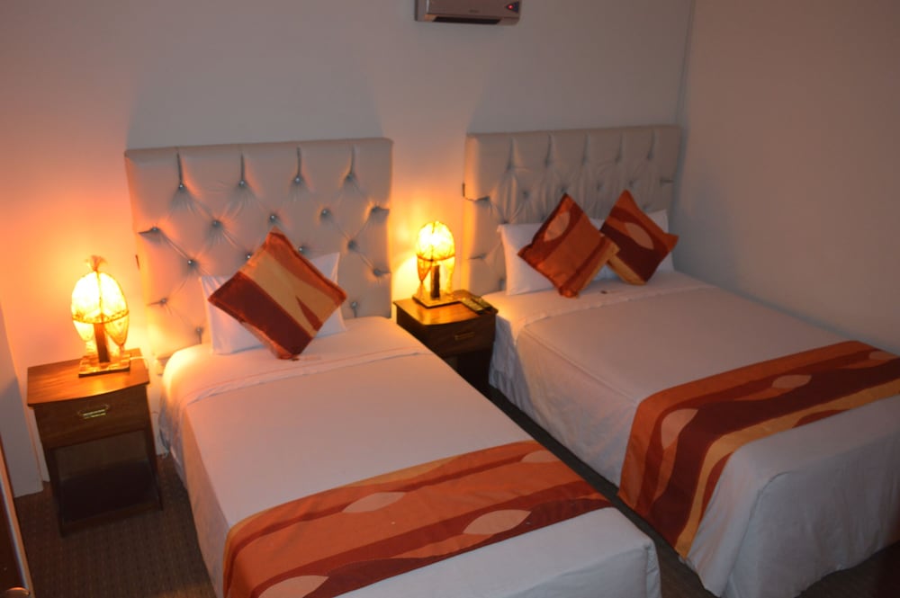 Standard Twin Room, 5 Bedrooms, Non Smoking photo 1