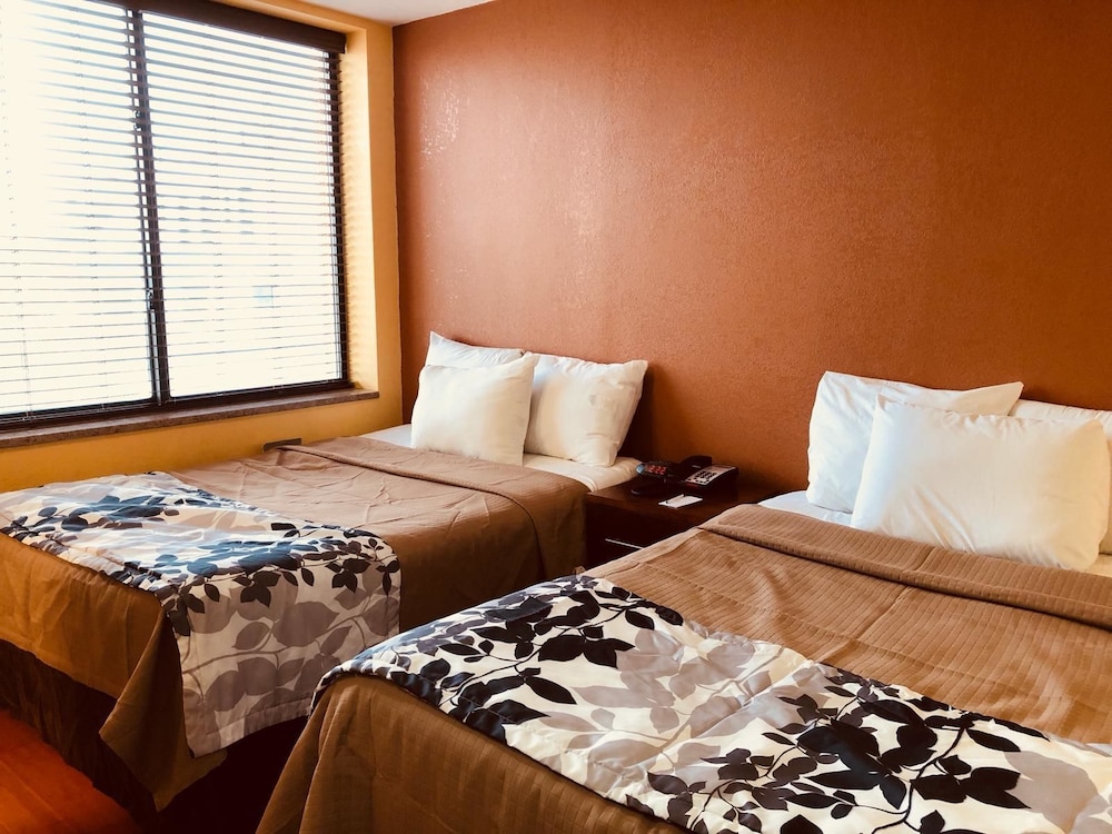 Double Room, 2 Double Beds, Non Smoking - Photo 2