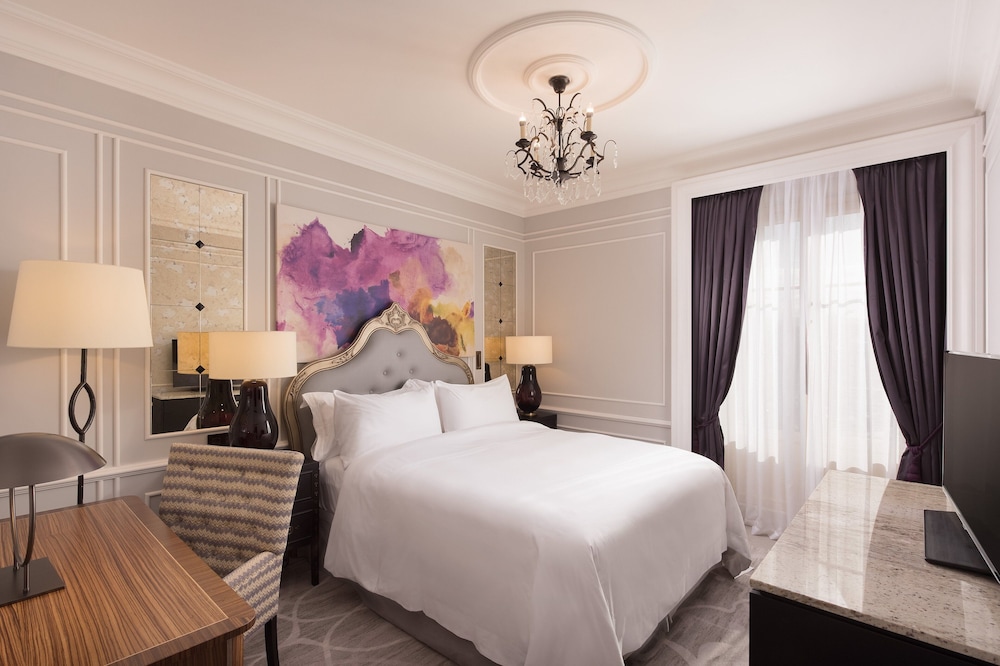 Classic Room, 1 Queen Bed, Garden View