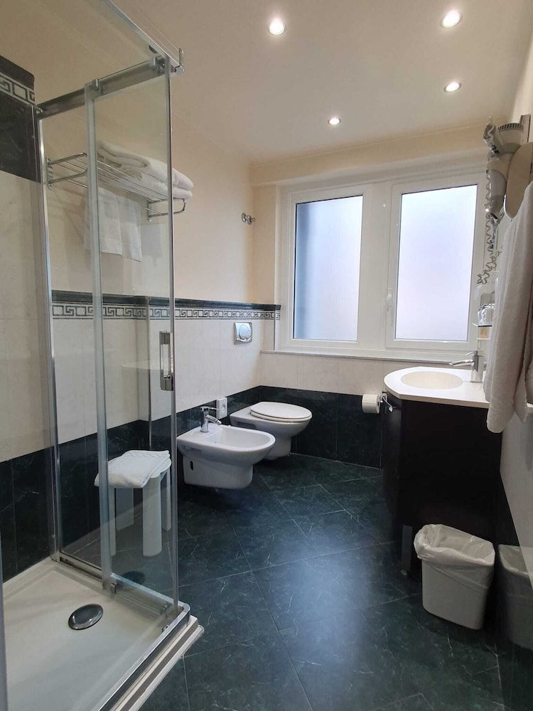 Junior Suite, Balcony, Sea View - Photo 9
