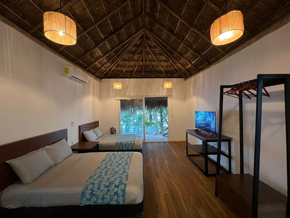 Superior Cabin, 2 Double Beds, Lagoon View