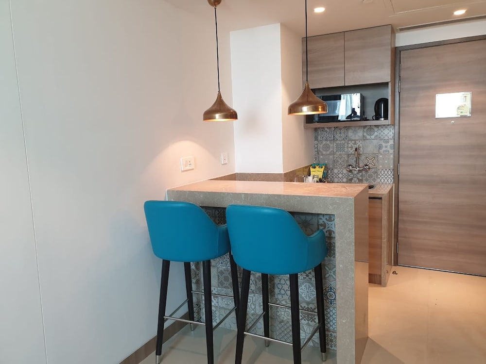 Suite, 1 Bedroom, Balcony (Balcony) - Photo 12