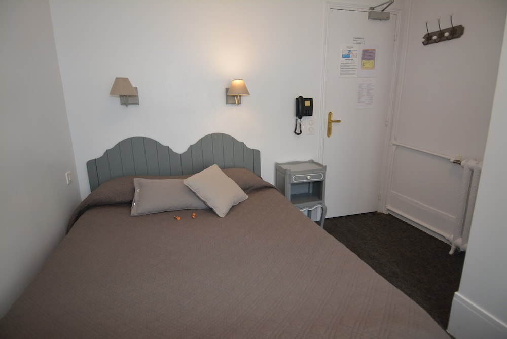 Single Room with Private Shower and WC photo 2