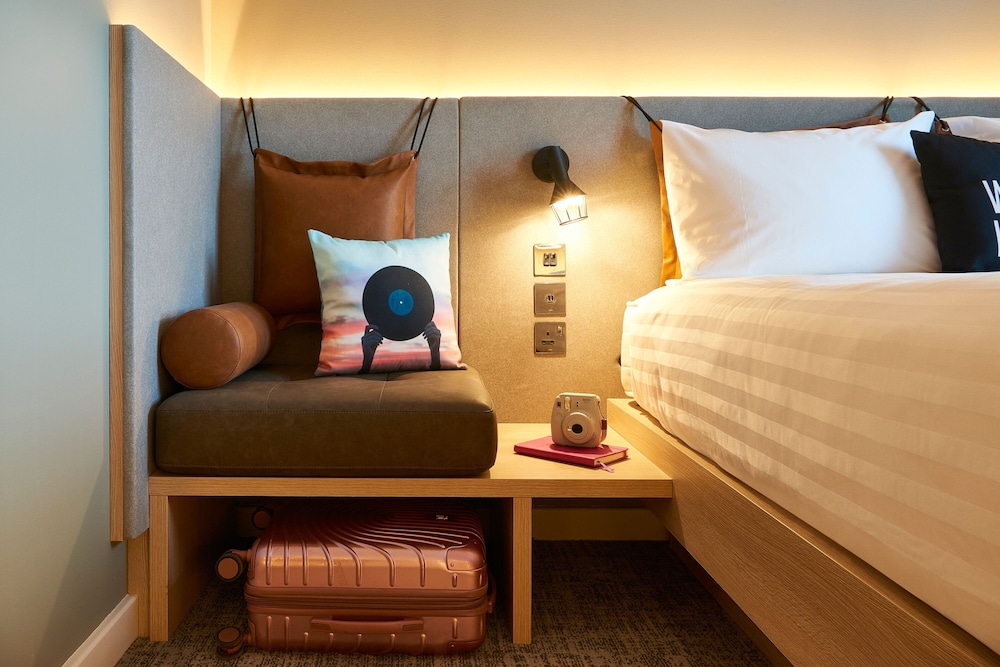 Room, 1 Queen Bed - Photo 6