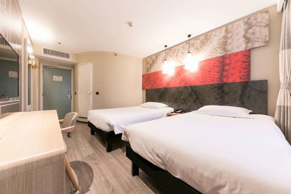 Deluxe Twin Room photo 3