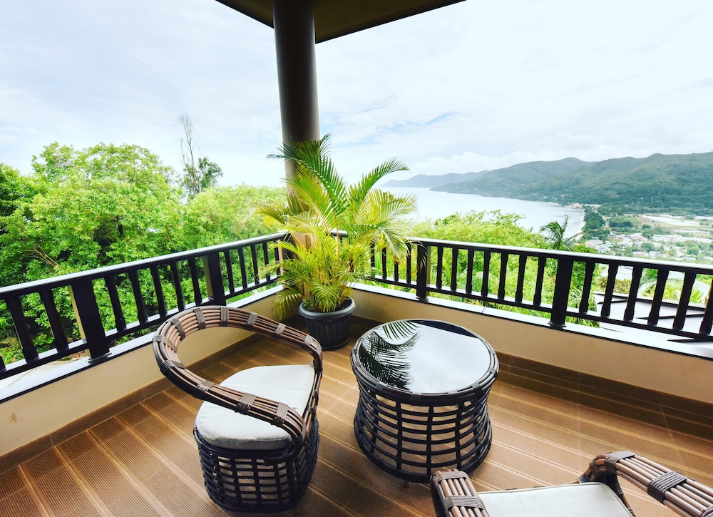 Deluxe Suite, Sea View photo 2