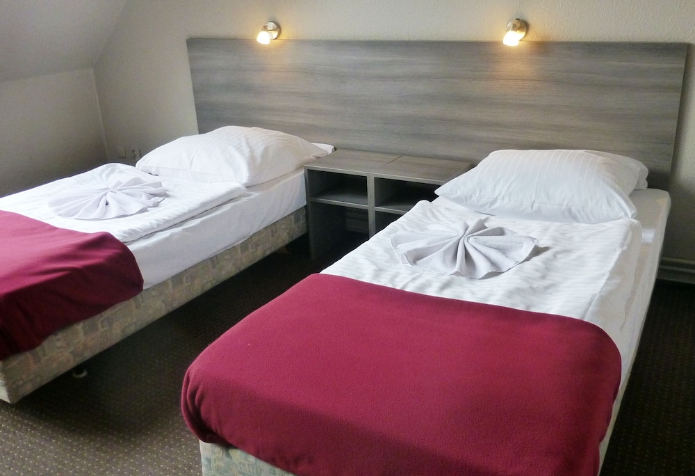 Economy Double Room photo 2