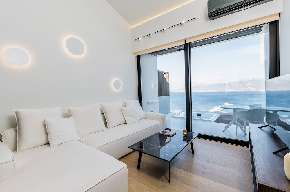 Executive Suite - Photo 5