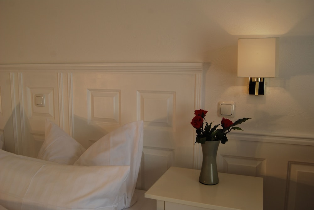 Room (001)