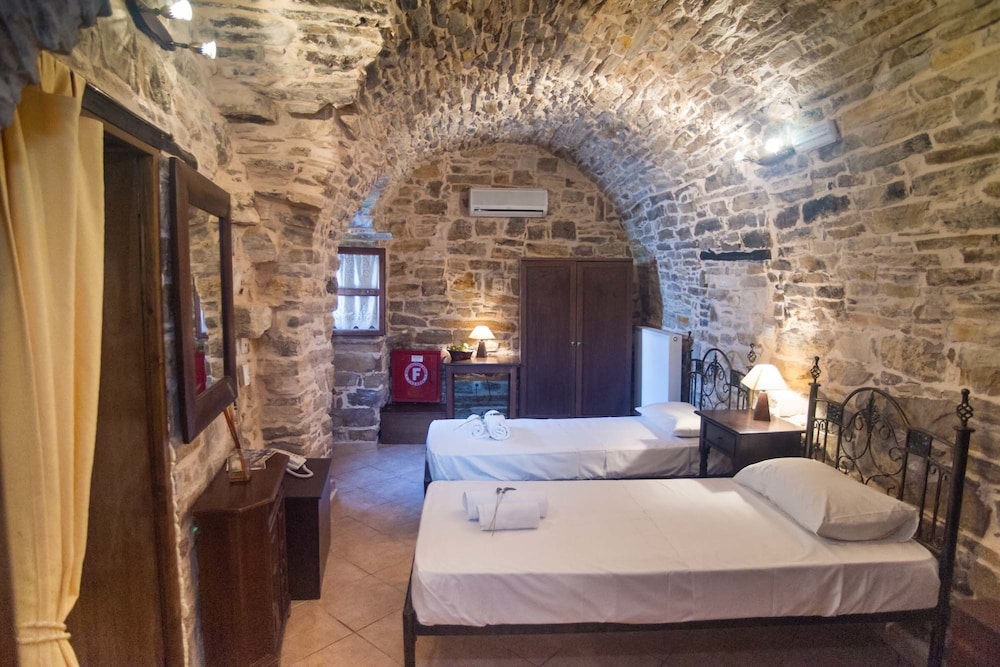 Traditional Quadruple Room, 2 Bedrooms photo 3