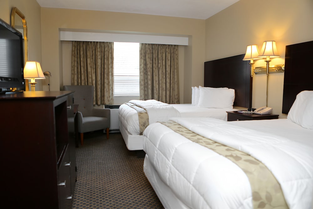 Basic Room, 2 Queen Beds, Non Smoking photo 1