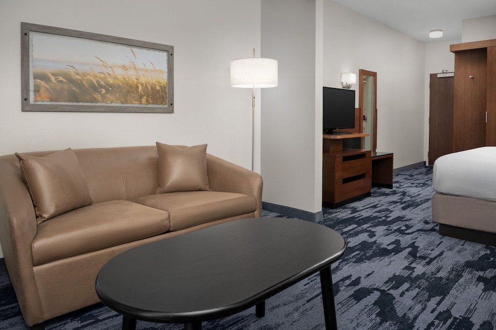 Suite, Multiple Beds, Pool View (Hearing Accessible)