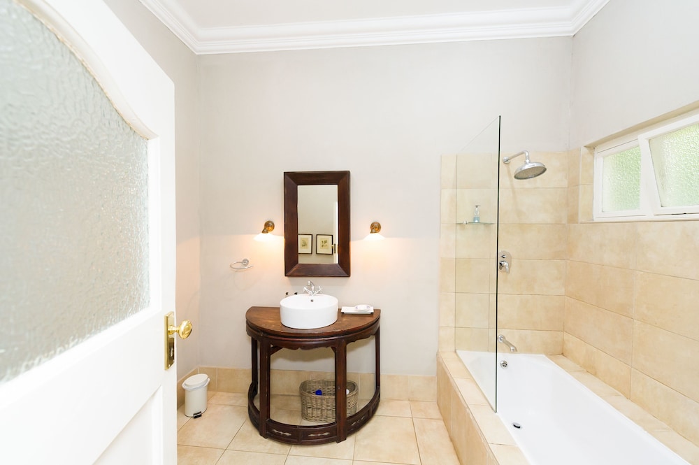 Luxury Room - Photo 10