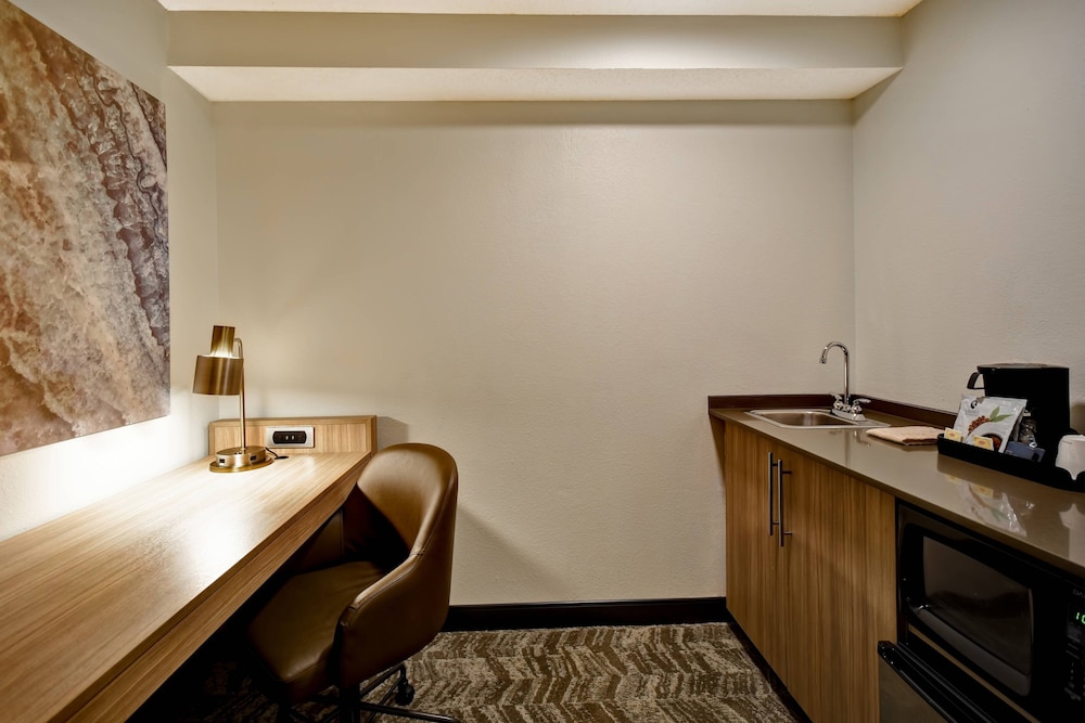 Suite, Multiple Beds - Photo 5