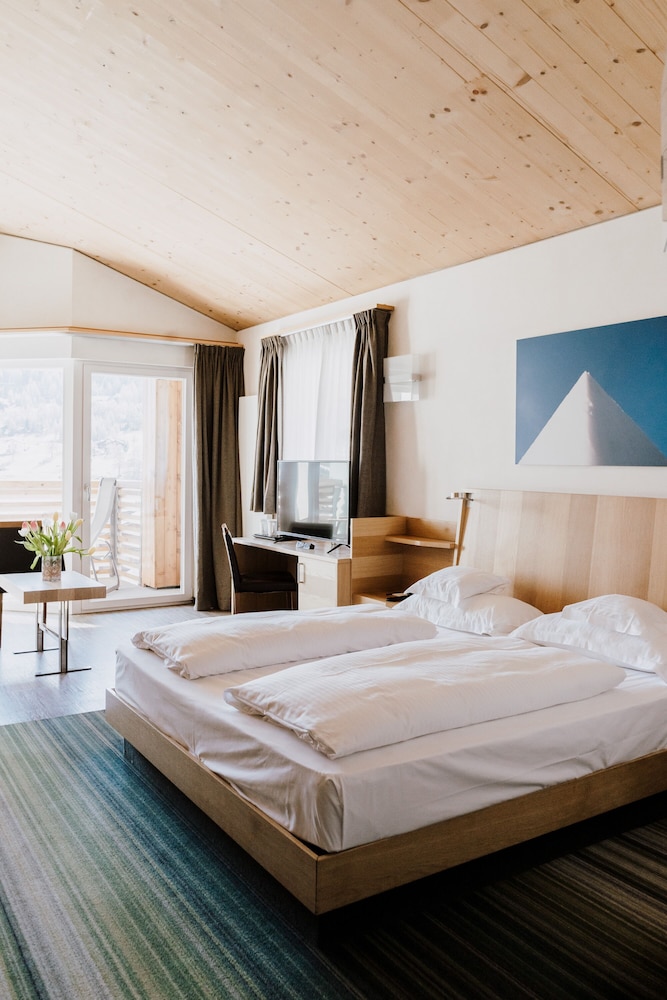 Deluxe Room - Photo 4