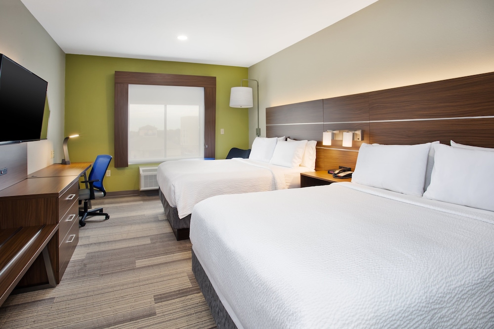 Standard Room, 2 Queen Beds - Photo 1