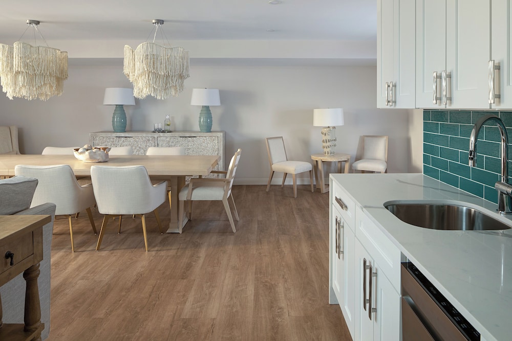 Suite, 1 Bedroom (Spacious | Standard View)