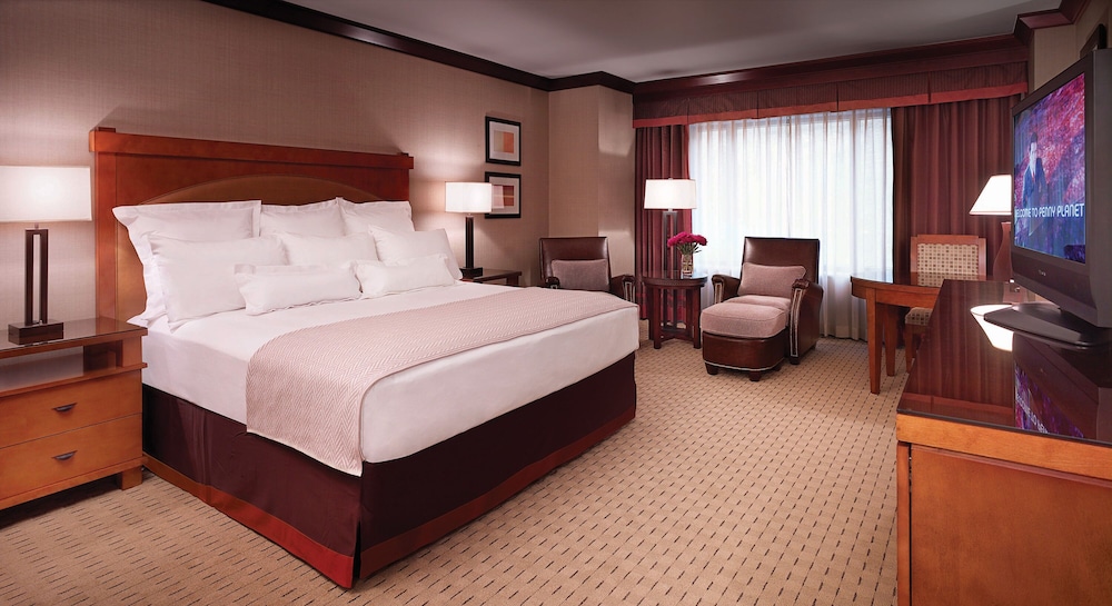 Premier Room, 1 King Bed - Photo 1