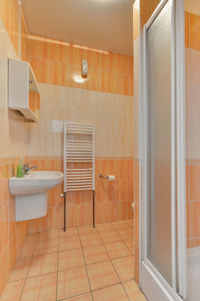 Quadruple Room - Photo 2